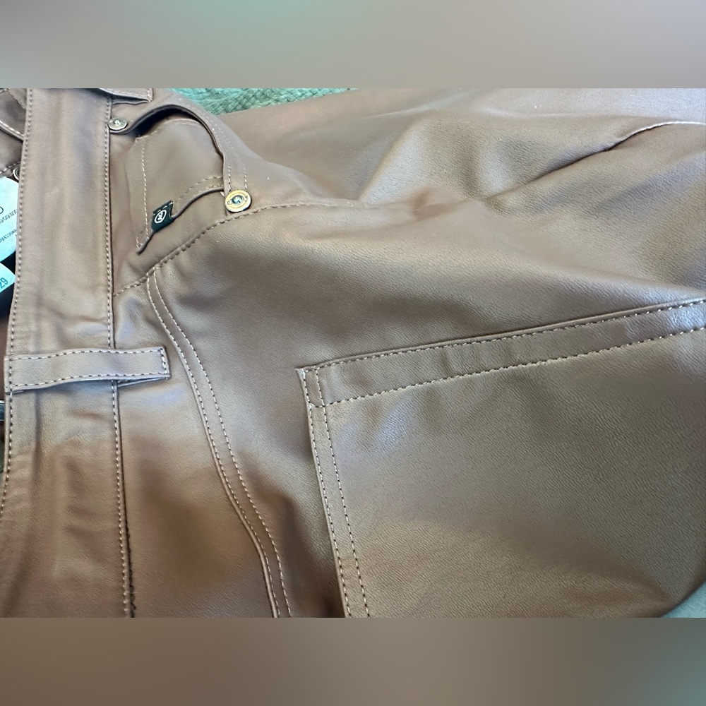 AG Adriano Goldschmied Alexxis Vegan Leather Straight Pants Chestnut Brown NWOT - Picture 5 of 8